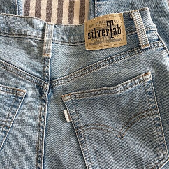 Levi's Women's SilverTab Mom Jeans Size 28 - Picture 2 of 10